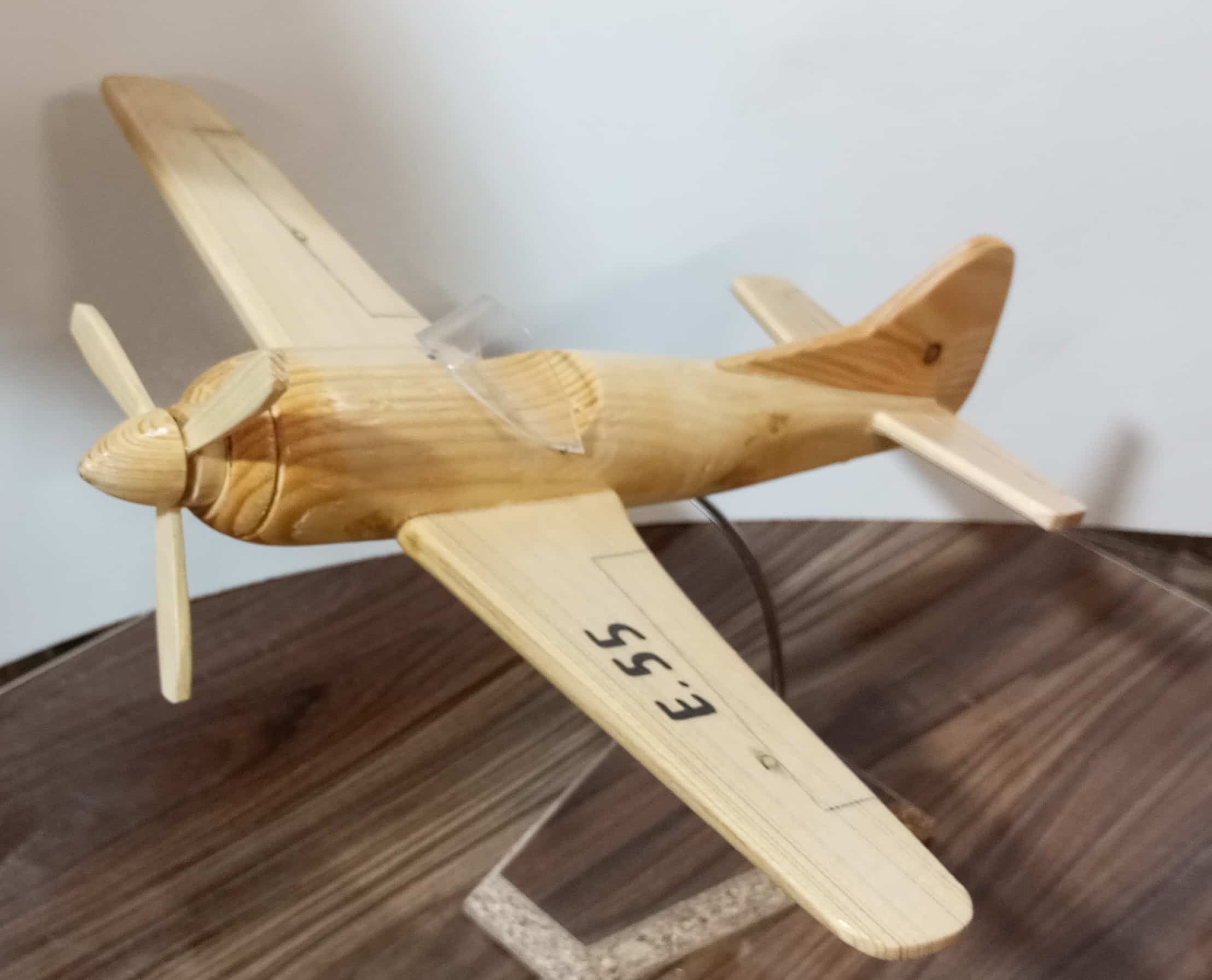 ماکت هواپیما چوبی دست‌ساز دکوری