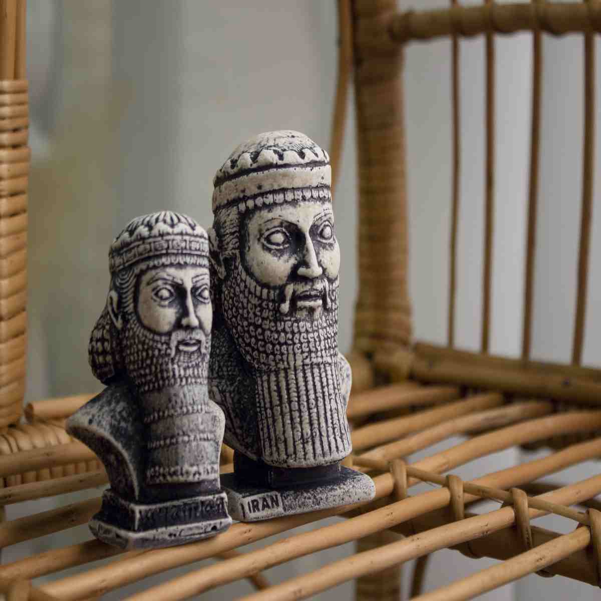 مجسمه سردیس داریوش سنگ مصنوعی